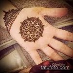 foto af mehendi -tatovering på håndfladen (mehendi on) (værdi) - eksempeltegning - 012