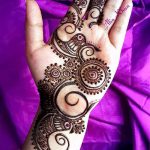 foto af mehendi -tatovering på håndfladen (mehendi on) (værdi) - eksempeltegning - 023