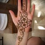 foto af mehendi -tatovering på håndfladen (mehendi on) (værdi) - eksempeltegning - 037