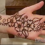 foto af mehendi -tatovering på håndfladen (mehendi on) (værdi) - eksempeltegning - 050