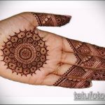 foto af mehendi -tatovering på håndfladen (mehendi on) (værdi) - eksempeltegning - 053