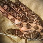 foto af mehendi -tatovering på håndfladen (mehendi on) (betydning) - eksempeltegning - 054