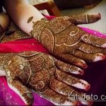 foto af en tatovering mehendi på håndfladen (mehendi on) (værdi) - eksempeltegning - 062
