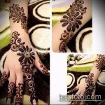 foto af mehendi -tatovering på håndfladen (mehendi on) (værdi) - eksempeltegning - 064