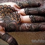 foto af mehendi -tatovering på håndfladen (mehendi on) (værdi) - eksempeltegning - 070
