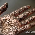foto af mehendi -tatovering på håndfladen (mehendi on) (betydning) - eksempeltegning - 071