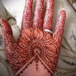 foto af mehendi -tatovering på håndfladen (mehendi on) (betydning) - eksempeltegning - 082