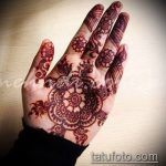 foto af mehendi -tatovering på håndfladen (mehendi on) (værdi) - eksempeltegning - 086