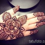 foto af mehendi -tatovering på håndfladen (mehendi on) (værdi) - eksempeltegning - 087