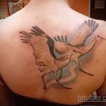 A gólya tetoválás remek példája - a rajz alkalmas tetováló gólya legyekhez