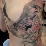 A gólya tetoválás hűvös változata elkészült - a rajz alkalmas gólya tetováláshoz férfiak számára