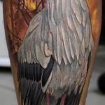 A gólya tetoválásának klassz példája - a rajz alkalmas a nyakán lévő gólya tetováláshoz