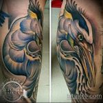 Eredeti példa egy meglévő gólya tetoválásra - a rajz alkalmas a hátán lévő gólya tetováláshoz