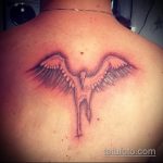 A gólya tetoválás érdekes változata elkészült - a rajz alkalmas a nyakán lévő gólya tetováláshoz