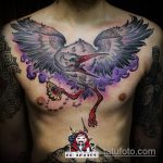 Jó példa a kész gólya tetoválásra - a rajz alkalmas a karon lévő gólya tetováláshoz