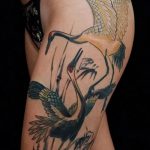 A tetovált gólya hűvös változata - a rajz alkalmas gólyatetováláshoz gyermekkel