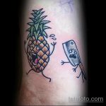Izvorni primjer postojeće tetovaže ananasa - crtež je prikladan za tetovažu ananasa na zglobu