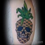 Cool verzija primijenjene tetovaže ananasa - crtež je prikladan za tetovažu ananasa male ljubavi