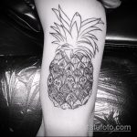 Testni primjer dovršene tetovaže ananasa - crtež je prikladan za akvarel za tetovažu ananasa