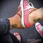 Cool verzija izrađene tetovaže od ananasa - crtež je pogodan za tetovažu ananasa na zglobu