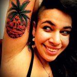 Izvorna verzija postojeće tetovaže ananasa - crtež je prikladan za tetovažu ananasa na nozi