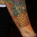 Važeća verzija postojeće tetovaže s ananasom - crtež je prikladan za malu ljubavnu tetovažu ananasa