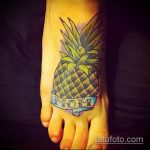 Sjajan primjer primijenjene tetovaže ananasa - crtež je prikladan za tetovažu ananasa male ljubavi