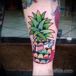 Cool verzija postojeće tetovaže s ananasom - crtež je prikladan za tetovažu ananasa na vratu