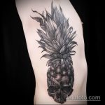 Izvorni primjer gotove tetovaže ananasa - crtež je pogodan za tetovažu ananasa na vratu