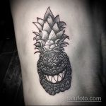 Testni primjer gotove tetovaže ananasa - crtež je prikladan za tetovažu ananasa na nozi