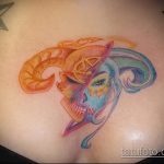 Eredeti példa egy angyal és egy démon kész tetoválására - a rajz alkalmas egy angyal és egy démon hátán lévő tetoválásra