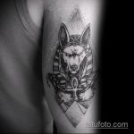 Az anubis tetoválás eredeti példánya - a rajz alkalmas a karon lévő anubis tetoválás fényképéhez