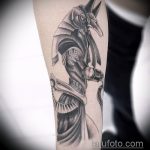 Az eredeti verzió a végrehajtott tetoválás Anubis - a rajz alkalmas anubis tetoválás a hátán