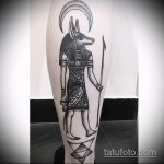 Az Anubis tetoválás érdekes változata - a rajz alkalmas anubis tetoválásra a vállán