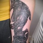 A kivitelezett Anubis tetoválás egyedi változata - a rajz alkalmas anubis tetoválásra a hátán