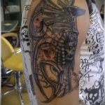 A kivitelezett Anubis tetoválás klassz változata - a rajz alkalmas Anubis tetoválásra súlyokkal