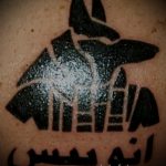 A meglévő Anubis tetoválás érvényes változata - a rajz alkalmas a hátán lévő anubis tetováláshoz