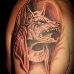 A meglévő Anubis tetoválás remek példája - a rajz alkalmas anubis tetoválására