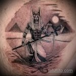A meglévő Anubis tetoválás remek példája - a rajz alkalmas anubis tetoválásra a lábán