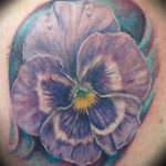 A kivitelezett árvácska tetoválás eredeti változata - a rajz alkalmas akvarell árvácskás tetoválásra