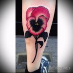 Az alkalmazott árvácska tetoválás hűvös változata - a rajz alkalmas pillangós árvácskás tetováláshoz