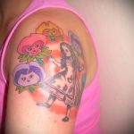 Az alkalmazott árvácska tetoválás hűvös változata - a rajz élő árvácska tetováláshoz alkalmas