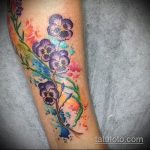 A kész árvácska tetoválás egyedülálló példája - a rajz alkalmas árvácskás tetoválásra a lábán