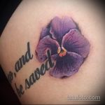 A végrehajtott árvácska tetoválás tesztverziója - a rajz alkalmas árvácskás tetováláshoz a lábán