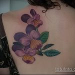 Egy meglévő árvácska tetoválás egyedülálló példája - a minta alkalmas árvácska virág tetoválására