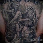 A meglévő tetoválás hűvös változata, Mihály arkangyal - a rajz alkalmas Mihály arkangyal tetoválására a lapockán