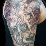 Egy egyedi példa a kész tetoválásra Mihály arkangyal - a rajz alkalmas Mihály arkangyal tetoválására az oldalán