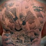 Érdekes példa Mihály arkangyal tetoválására - a rajz alkalmas Mihály arkangyal tetoválására az oldalán