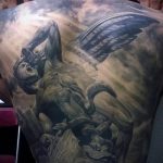 A tetovált Mihály arkangyal hűvös változata - a rajz alkalmas Mihály arkangyal tetoválására a hátoldalon