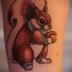 Egy érdekes példa a kész mókus tetoválásra - a rajz alkalmas a jégkorszak mókus tetoválására